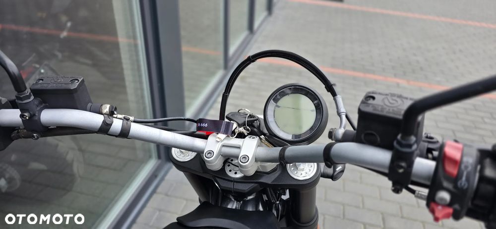 Ducati Scrambler - 15