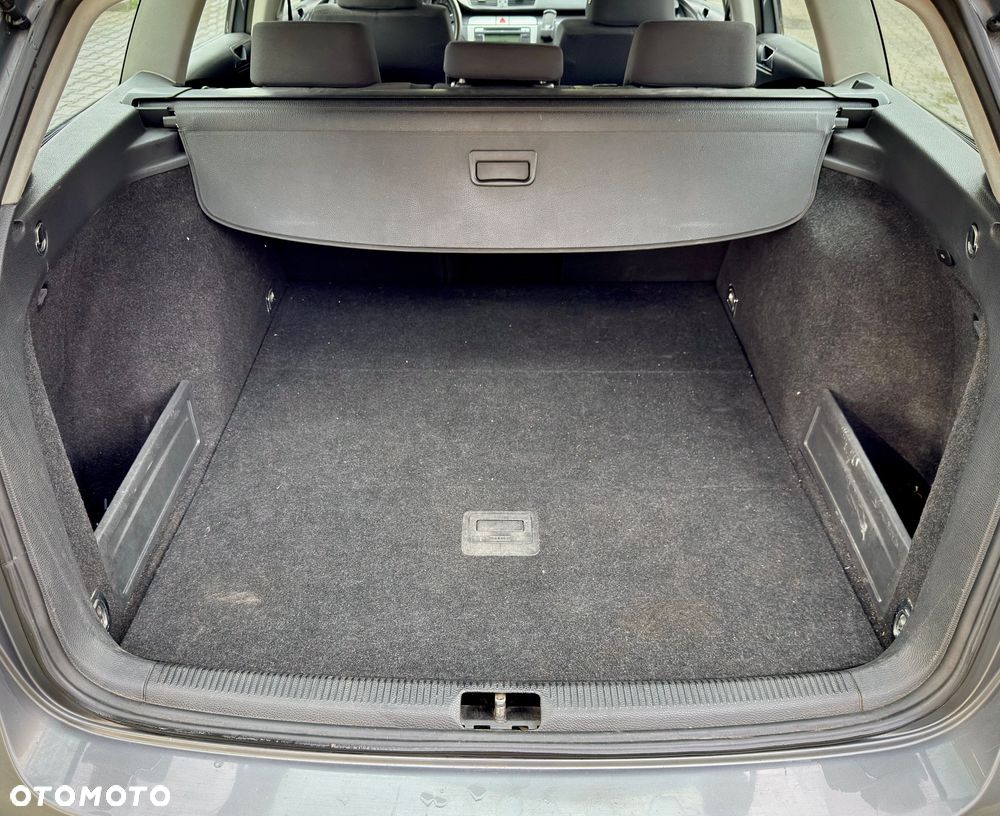 Volkswagen Passat 2.0 TDI Comfortline - 15