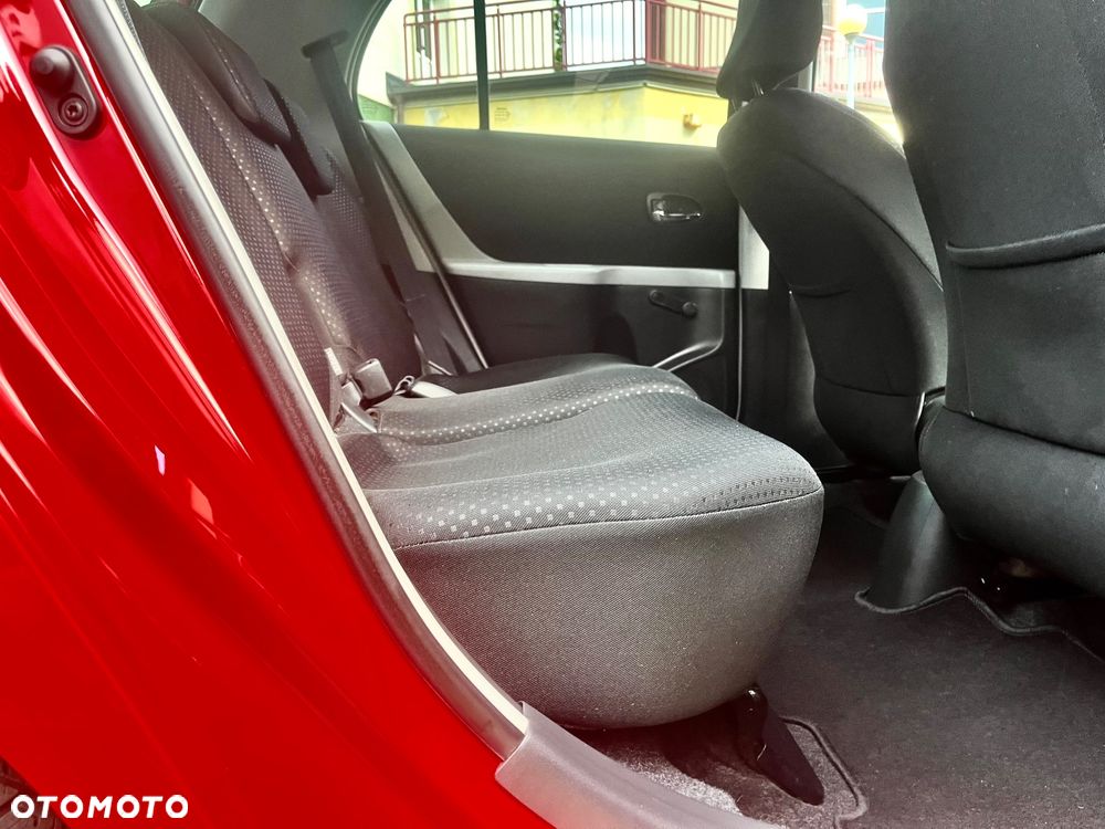 Toyota Yaris 1.33 VVT-i Executive - 12