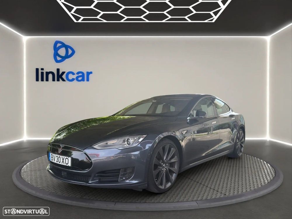 Tesla Model S - 4