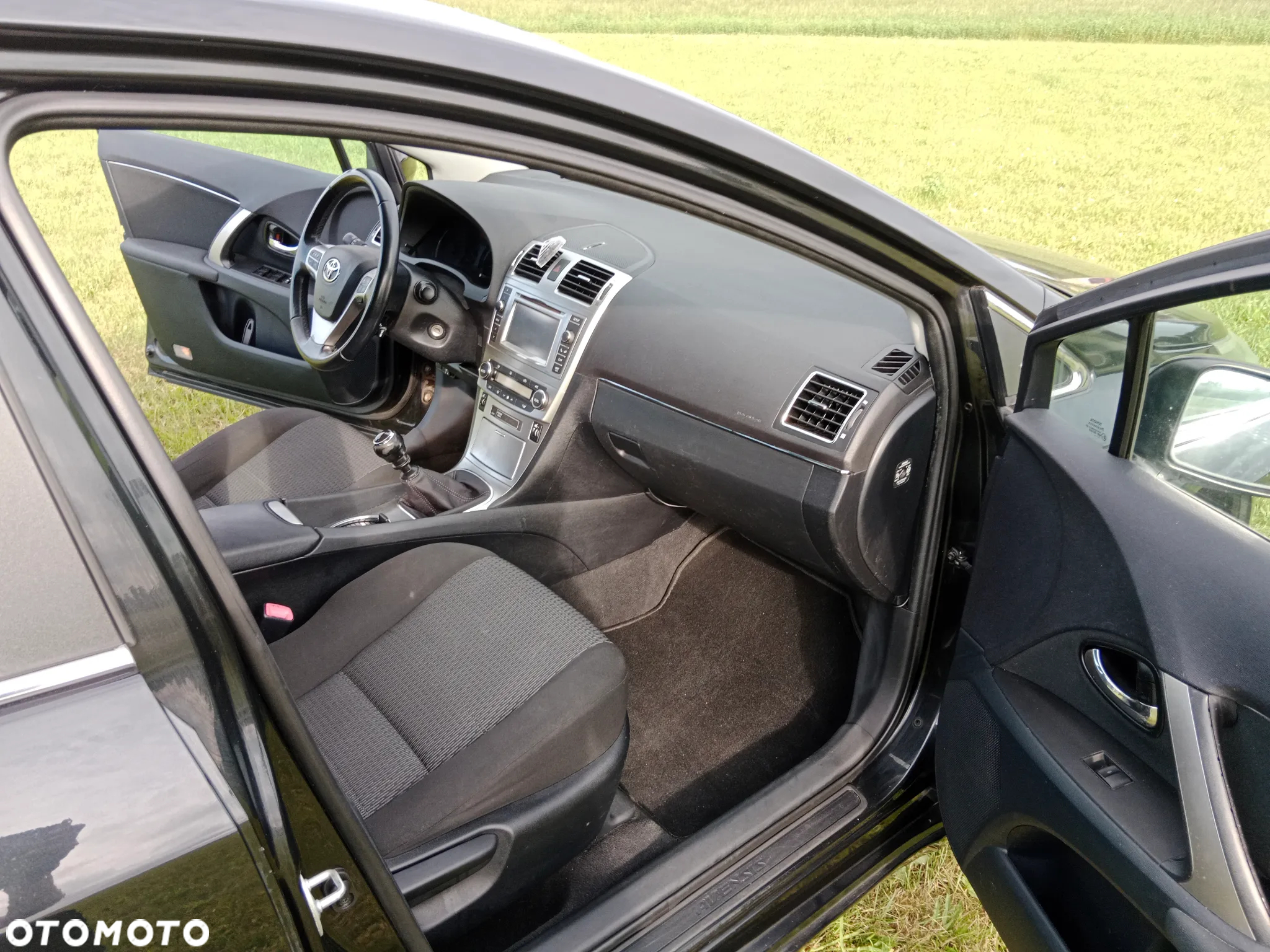 Toyota Avensis 1.8 Premium - 11