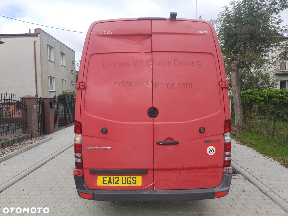 Mercedes-Benz Sprinter - 21