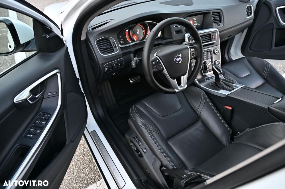 Volvo V60 D6 Plug-In-Hybrid AWD Geartronic Summum - 22