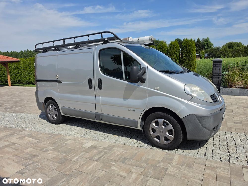 Renault TRAFIC - 2