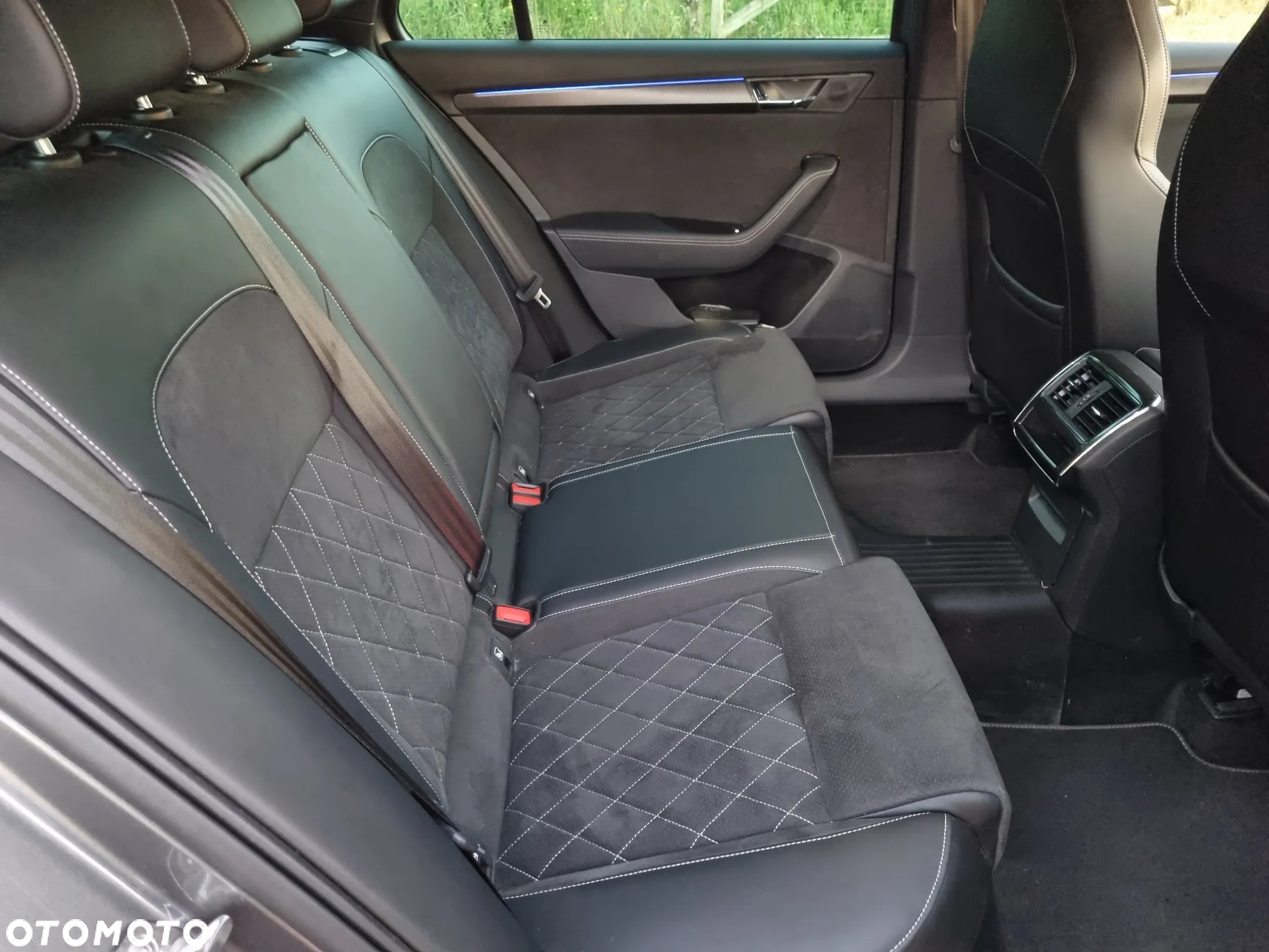 Skoda Superb 2.0 TSI Sportline DSG - 28