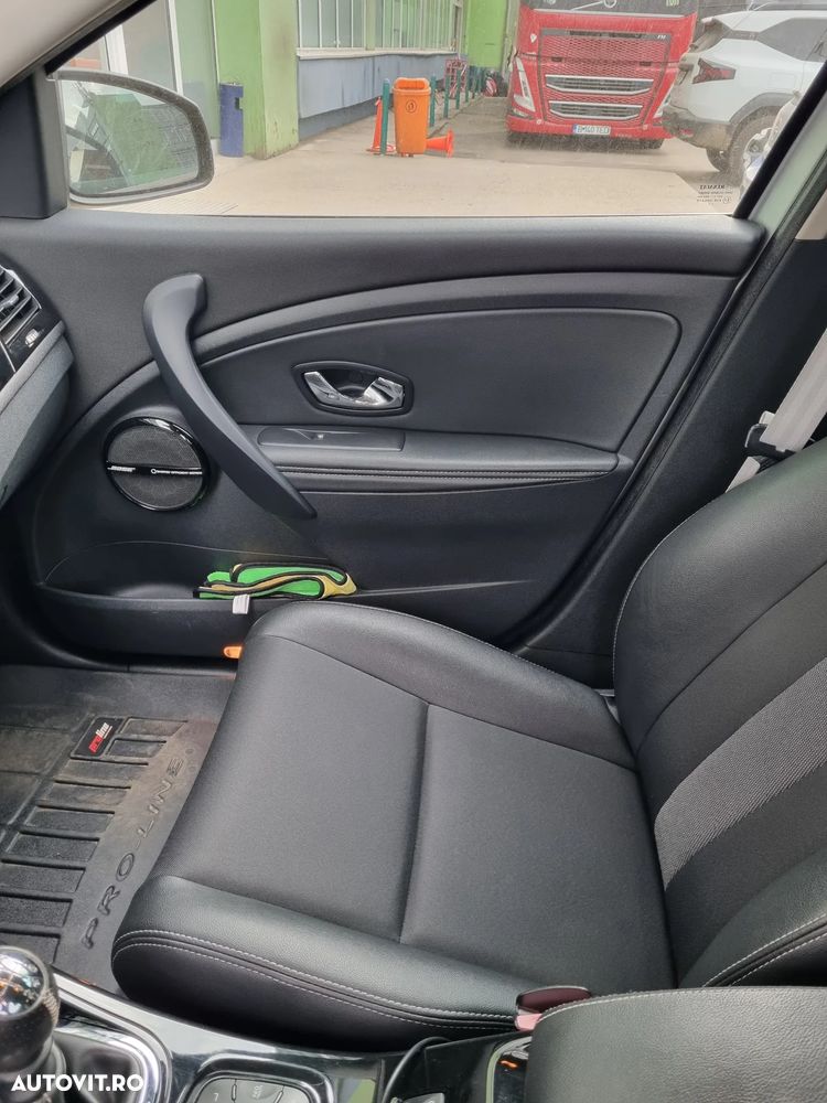 Renault Megane ENERGY dCi 110 Start & Stop Bose Edition - 6