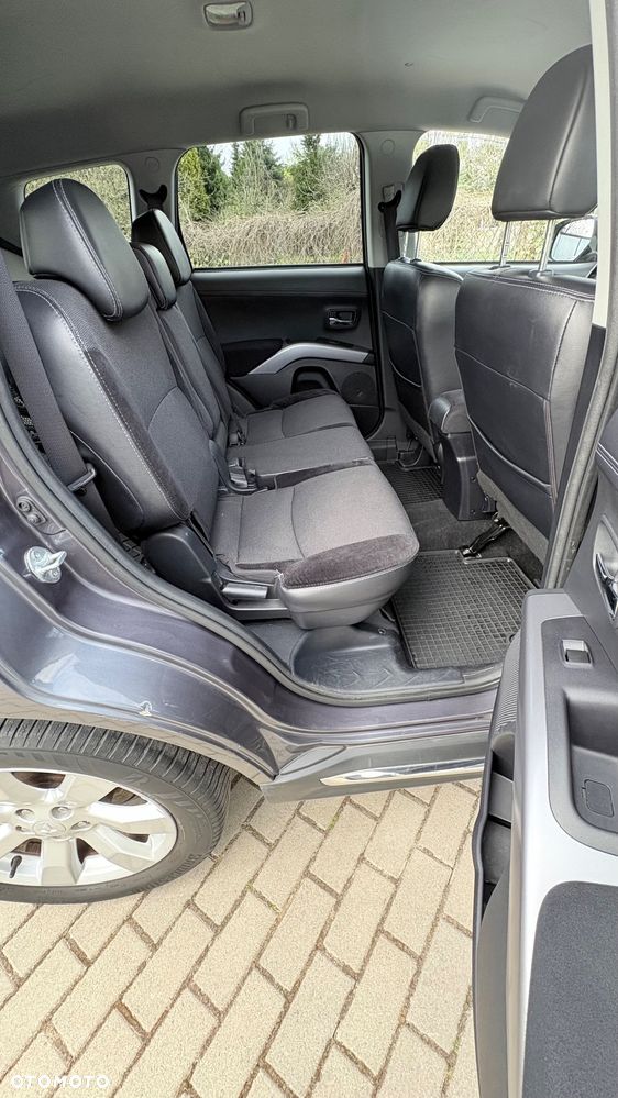 Mitsubishi Outlander 2.4 Intense + CVT - 13
