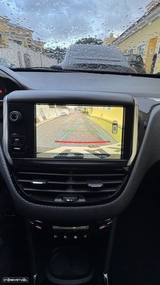 Peugeot 2008 1.2 PureTech Allure EAT6 - 18