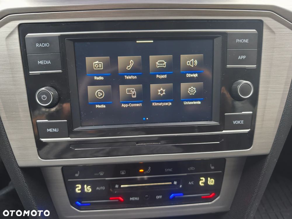 Volkswagen Passat - 18