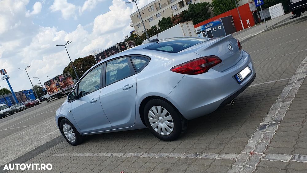 Opel Astra 1.6 TWINPORT ECOTEC Essentia - 1