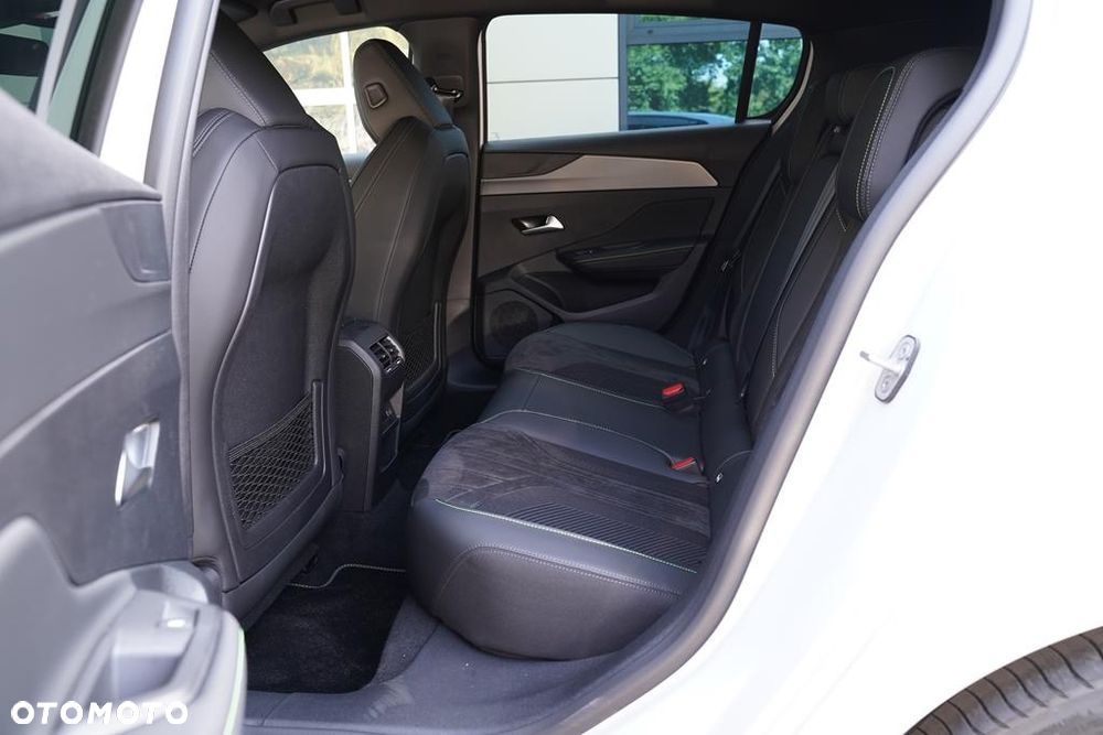 Peugeot 308 1.2 mHEV GT S&S e-DCS6 - 9