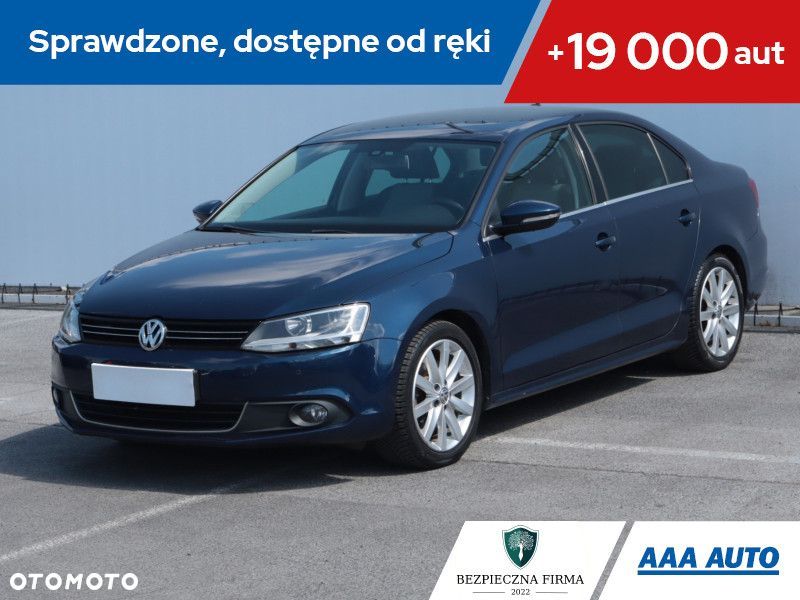 Volkswagen Jetta - 2