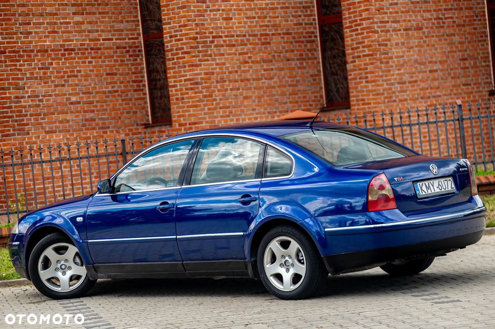 Volkswagen Passat 1.9 TDI 4Mot Highline - 13