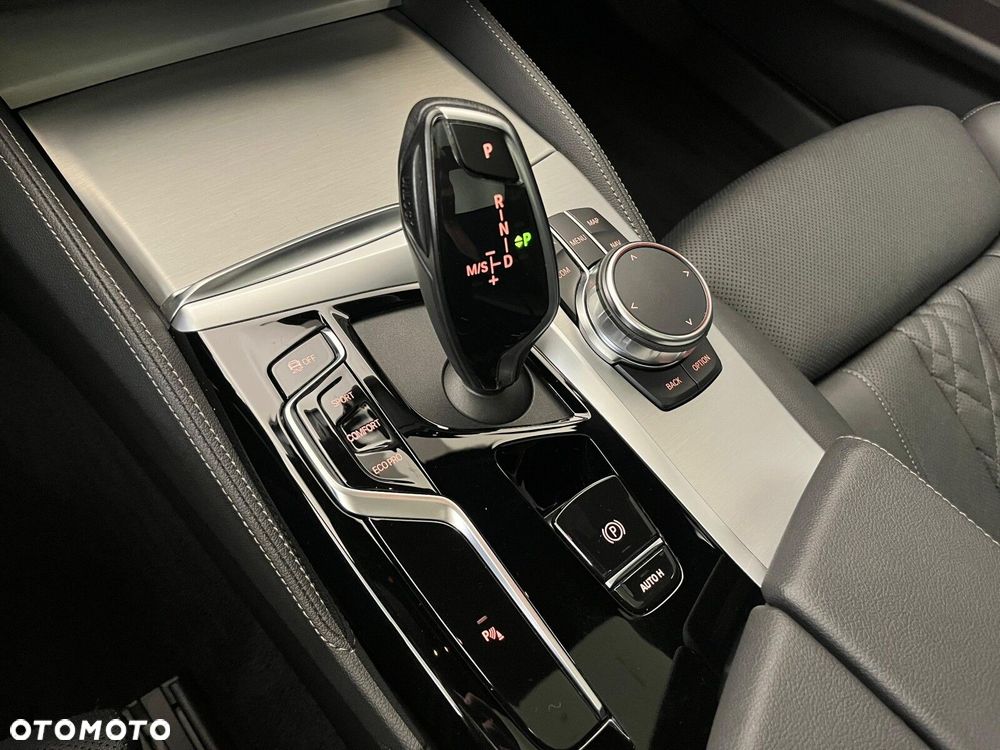 BMW Seria 5 540d xDrive mHEV M Sport sport - 31