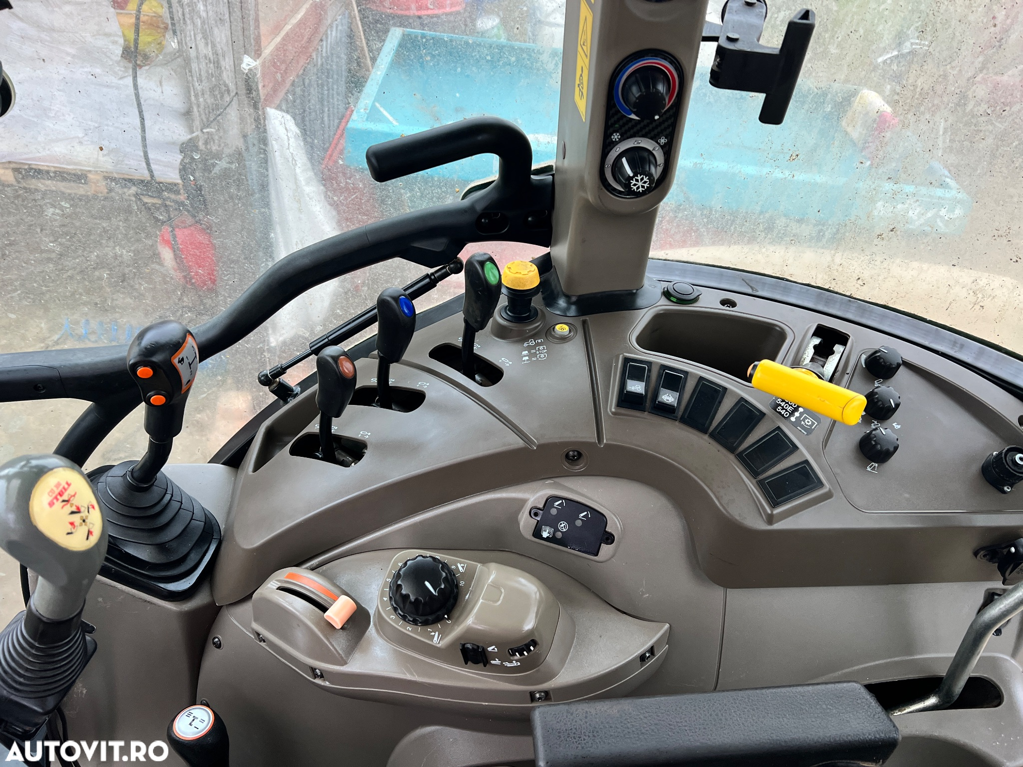 Case IH Farmall 115 C - 7