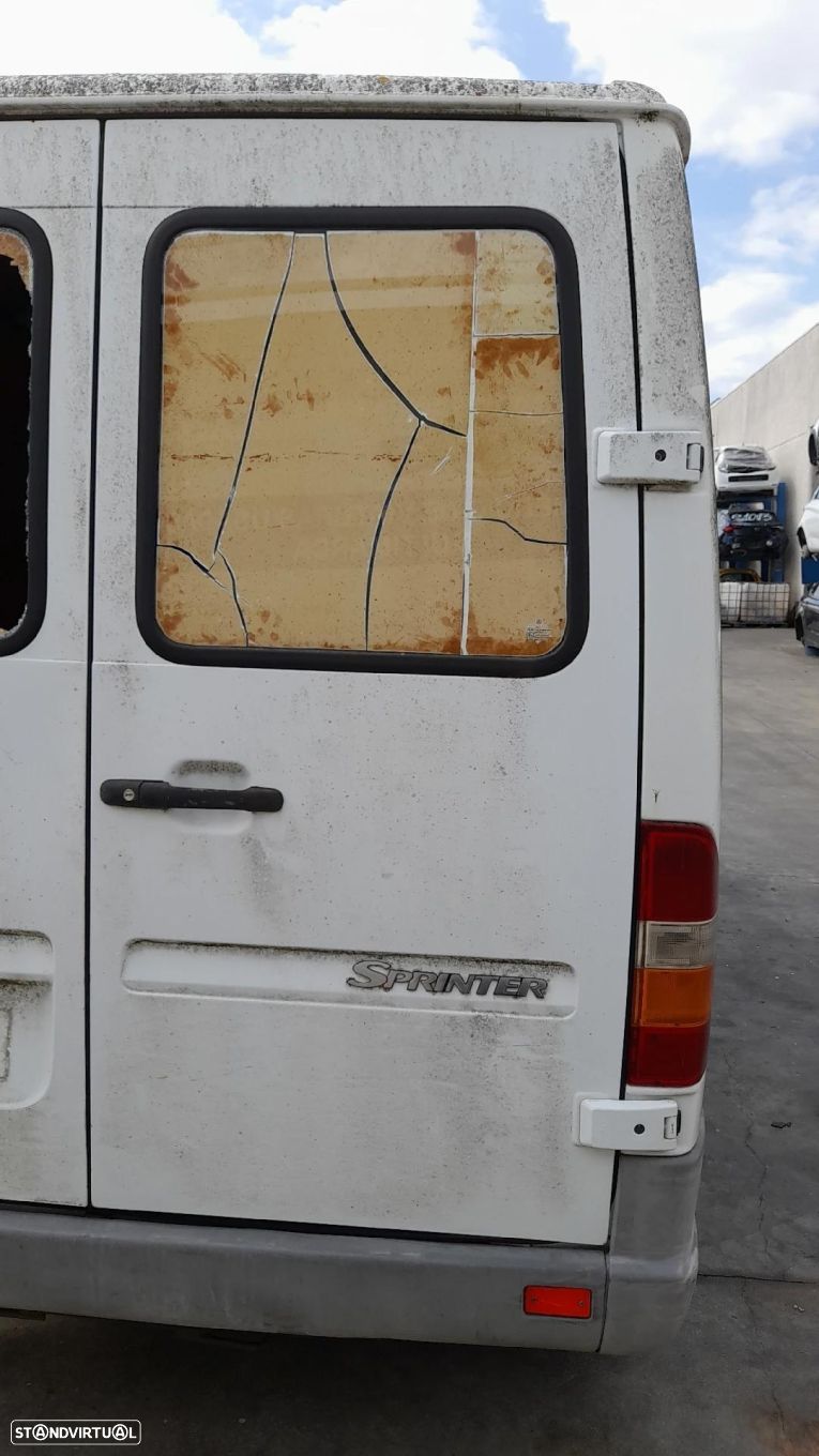 Porta trás direita MERCEDES-BENZ Sprinter 2-t Combi (901, 902) - 1