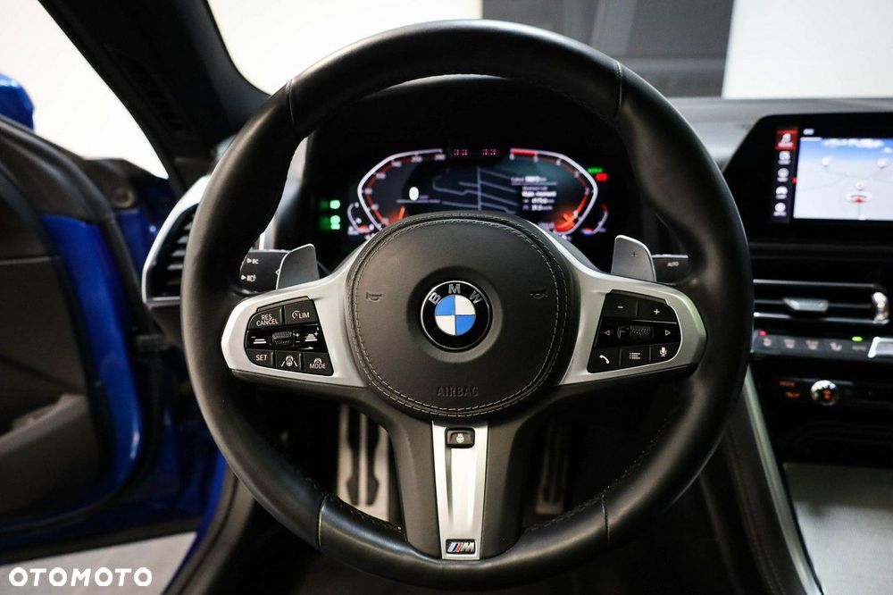 BMW Seria 8 - 26