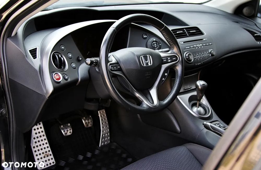 Honda Civic 1.8 Sport - 18