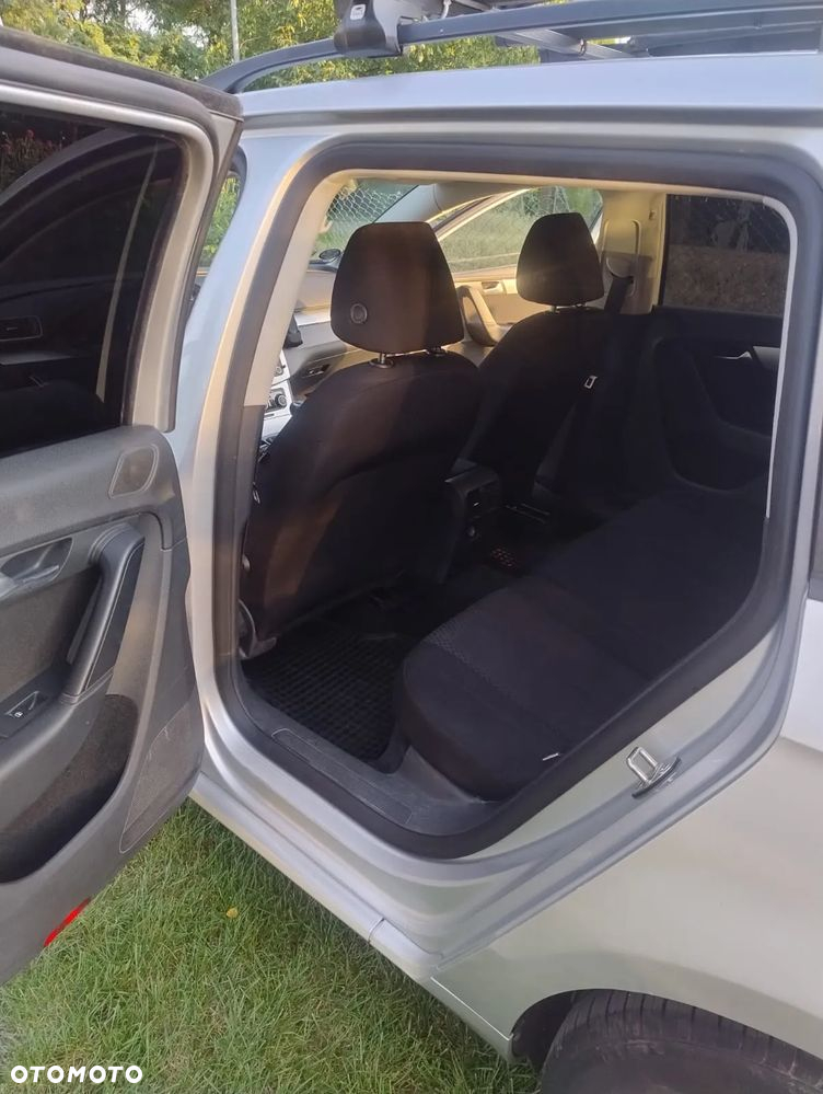 Volkswagen Passat 1.6 TDI Comfortline - 12