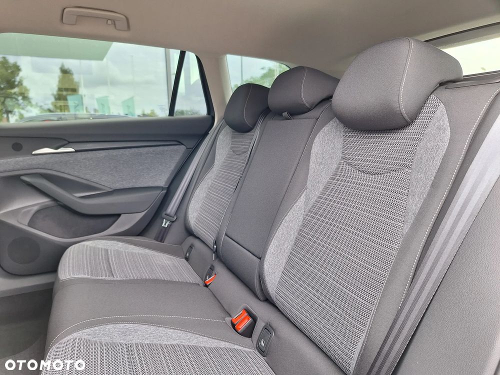 Skoda Superb 2.0 TSI Selection DSG - 8