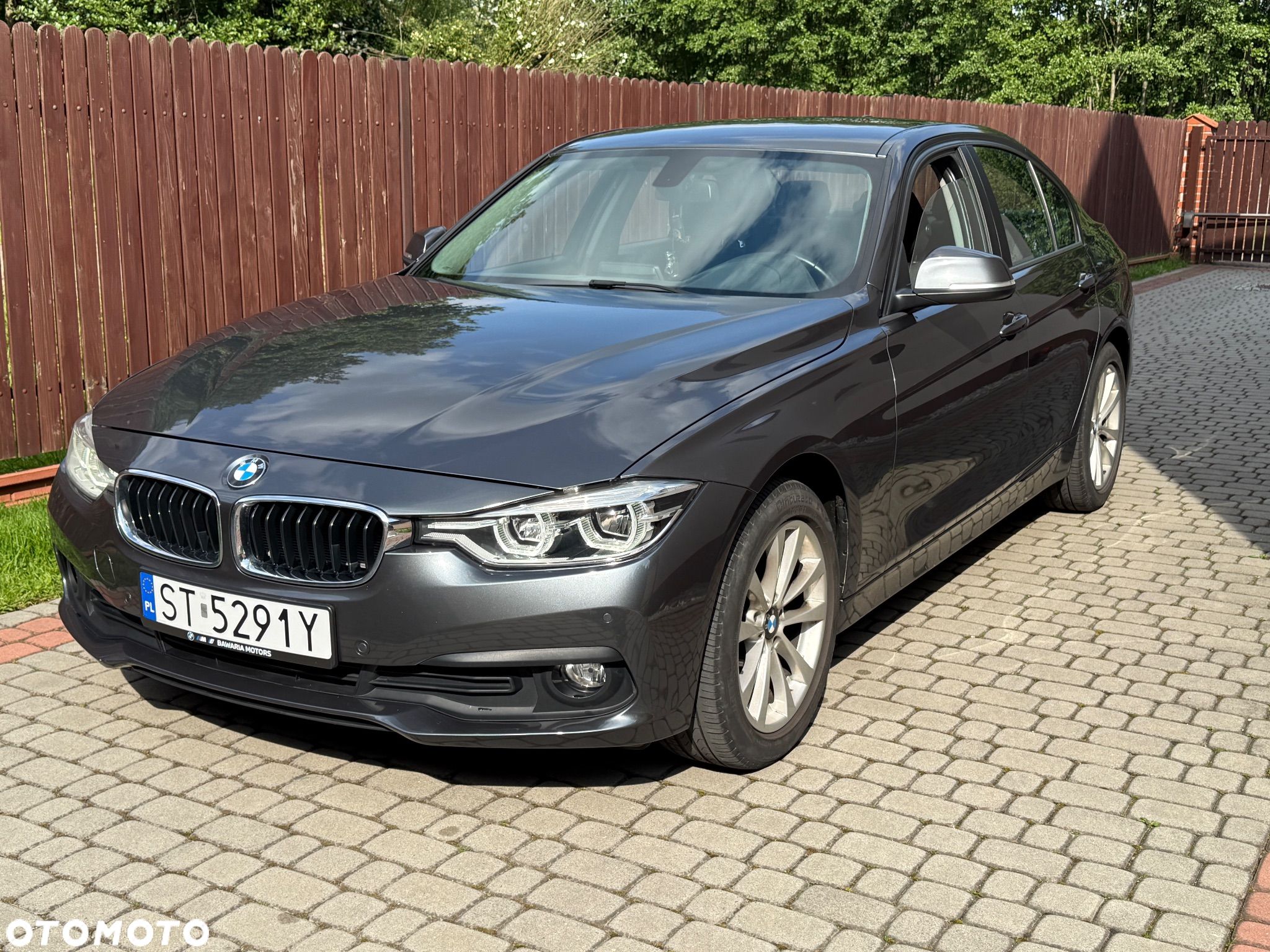 BMW Seria 3 320i - 1