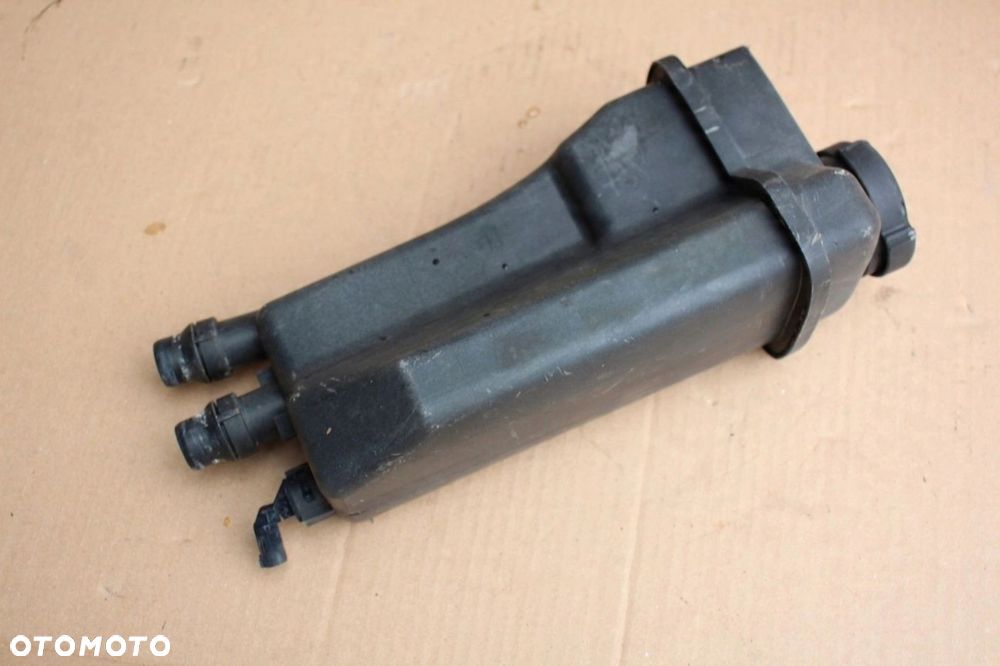 Zbiorniczek wyrównawczy płynu BMW 7 E38 BEHR 8MA376731-501 - 3
