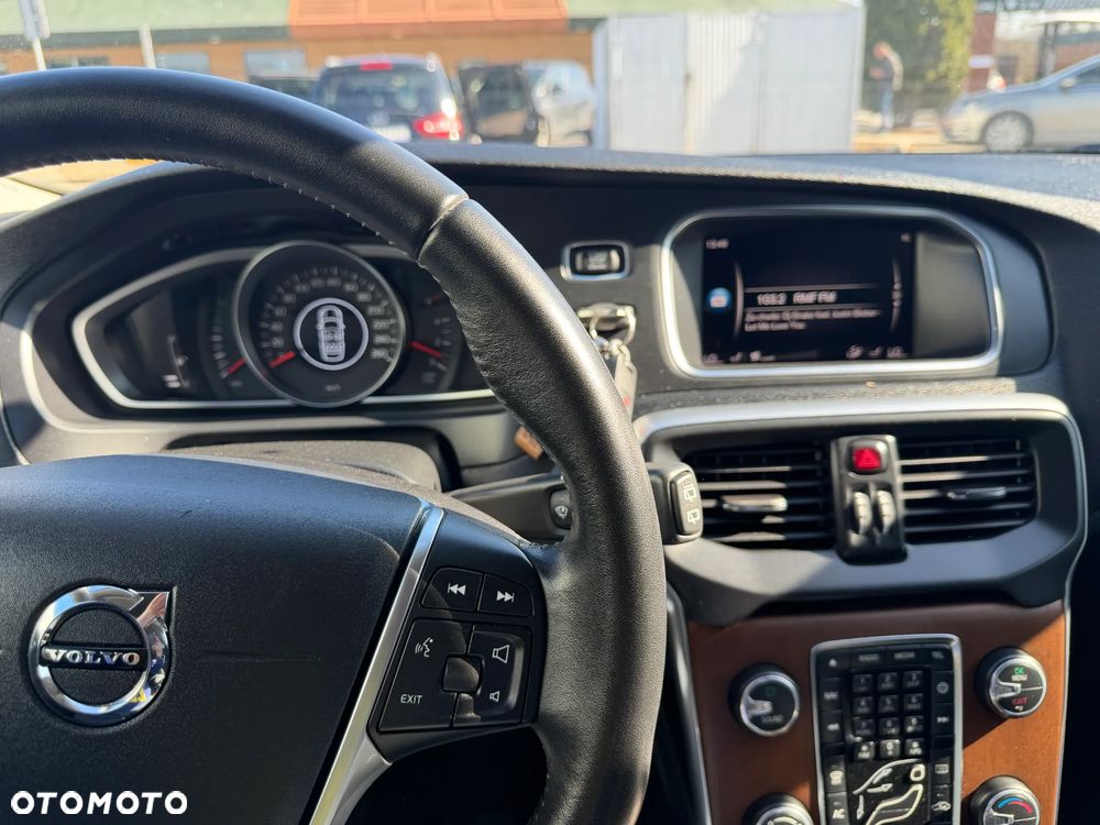 Volvo V40 D4 Drive-E Momentum - 14