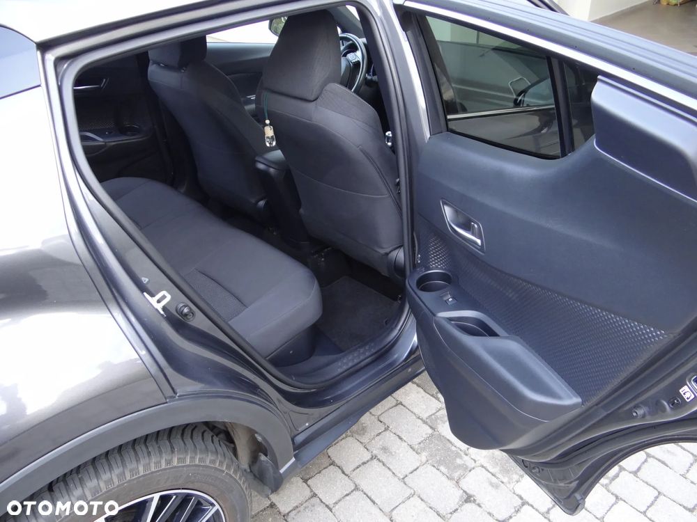 Toyota C-HR - 12