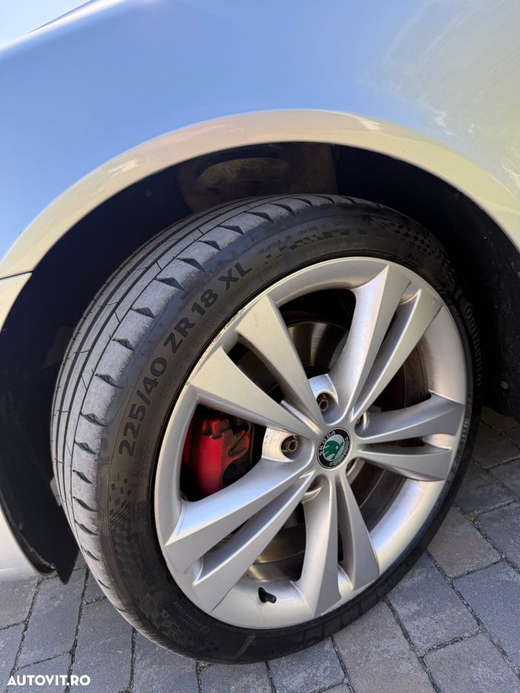 Skoda Octavia 2.0 TDI CR DPF RS - 26