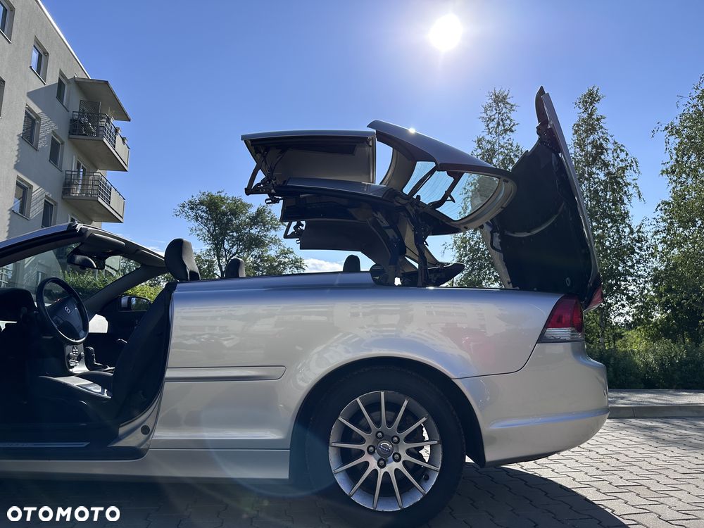 Volvo C70 2.0D Momentum - 1