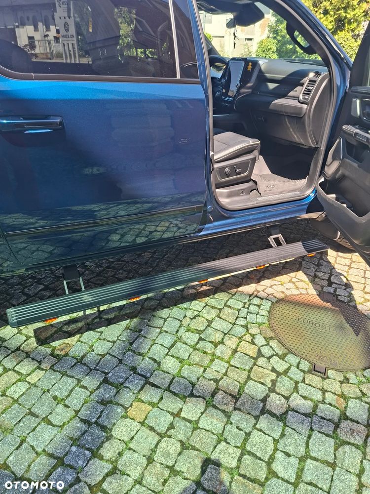 RAM 1500 5.7 Crew Cab Shortbed Limited Black - 11