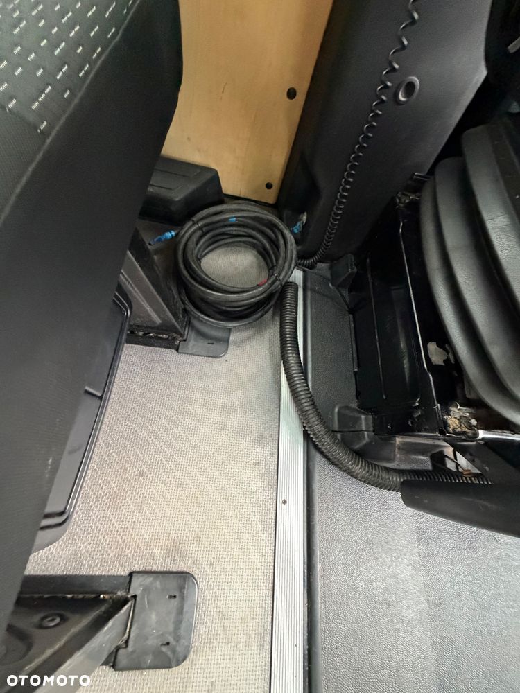 Mercedes-Benz SPRINTER - 29