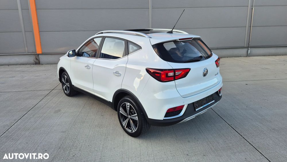 MG ZS EV Luxury - 4