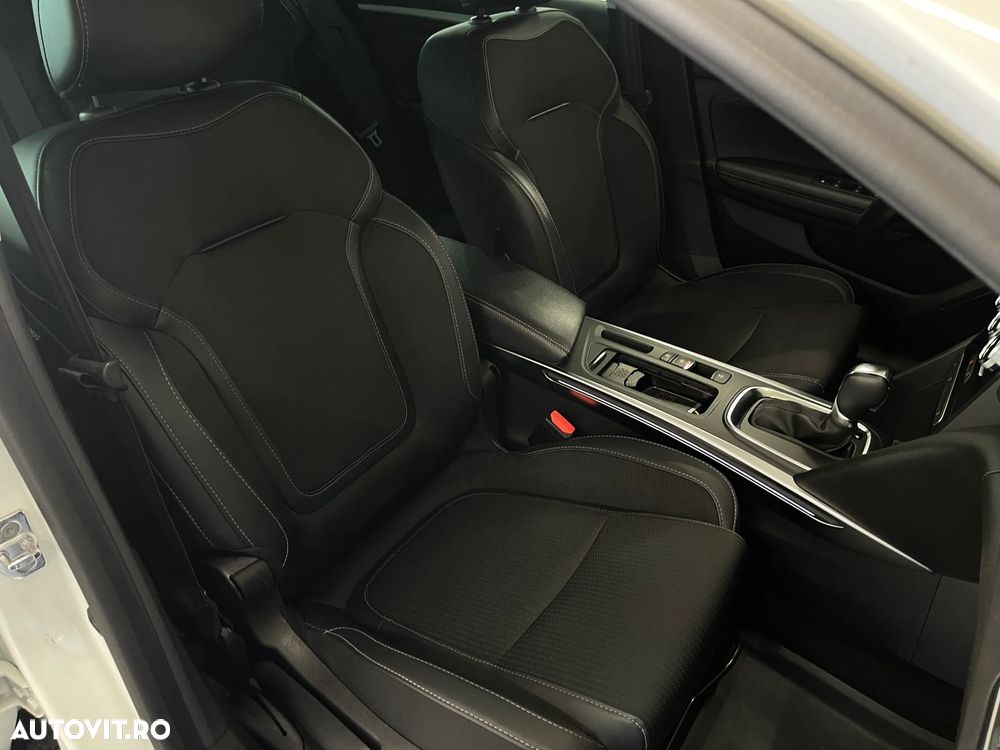 Renault Megane Estate Blue dCI EDC Intens - 10