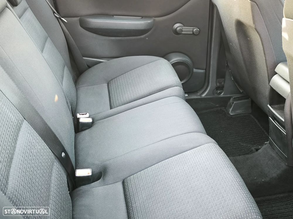 Mercedes-Benz B 180 CDI — fotografia 8
