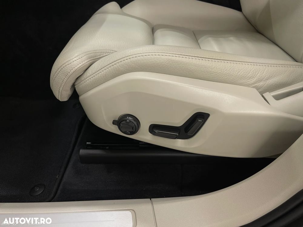 Volvo XC 60 T6 AWD Recharge Geartronic Inscription - 23