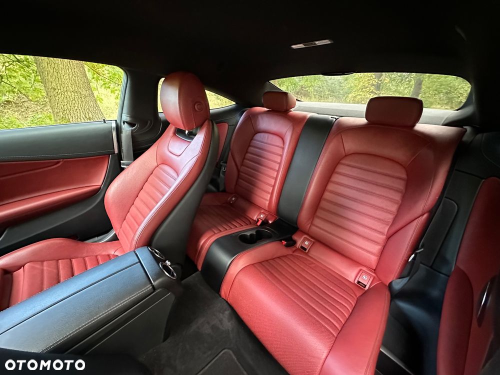 Mercedes-Benz Klasa C 250 d 4-Matic 9G-TRONIC - 17