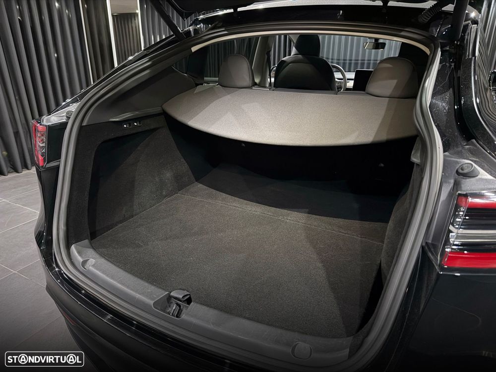 Tesla Model Y Performance Dual Motor AWD - 37