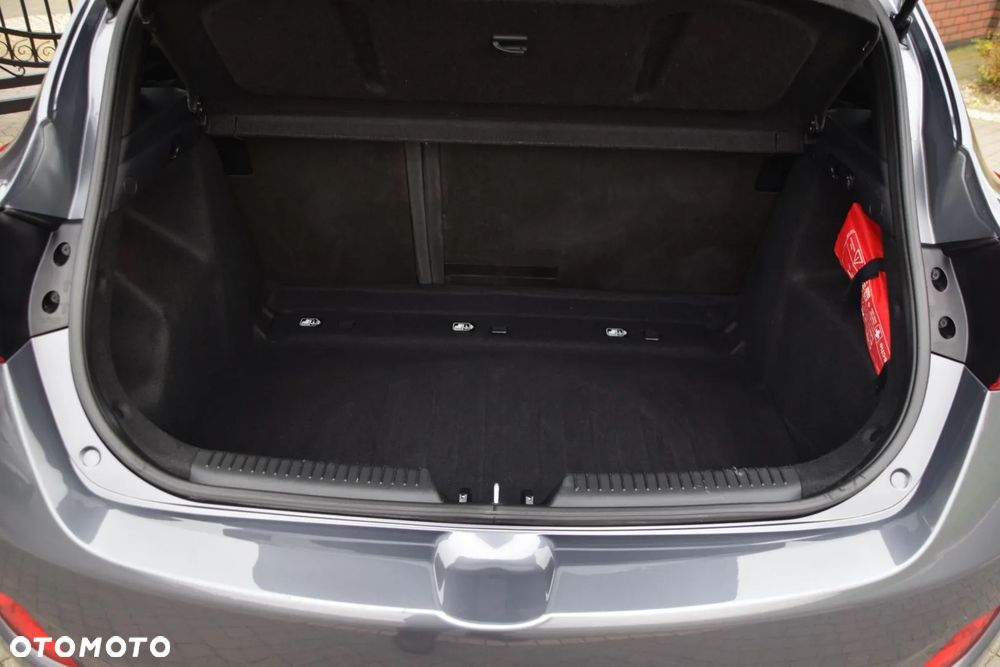 Hyundai i30 blue 1.6 GDI Passion - 15