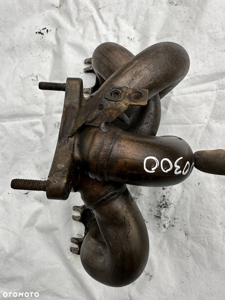 mercedes CLA45 AMG  m133 kolektor wydechowy - 2