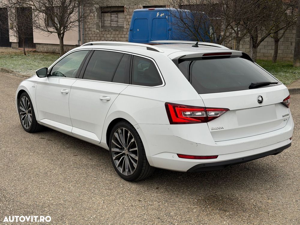 Skoda Superb 2.0 TDI DSG 4X4 Laurin & Klement - 9