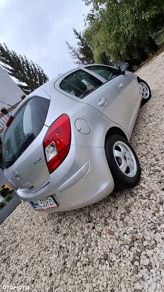 Opel Corsa 1.2 16V Essentia - 16