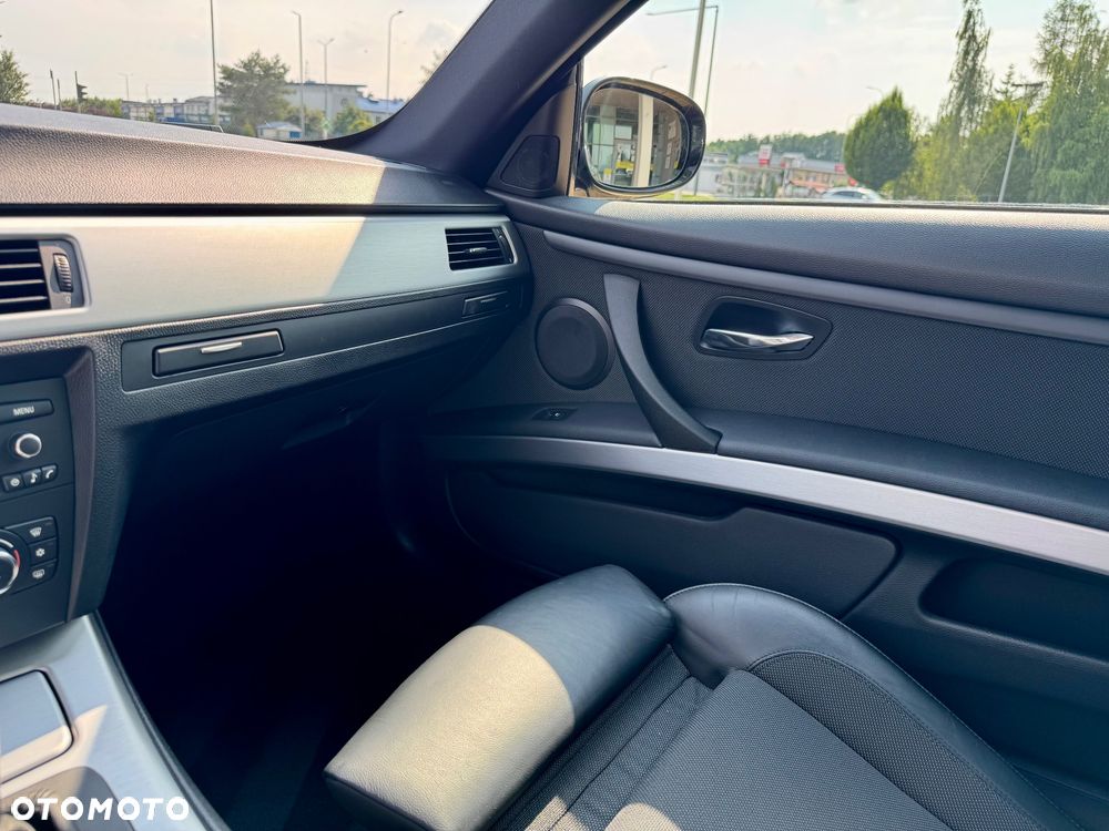 BMW Seria 3 320i - 27