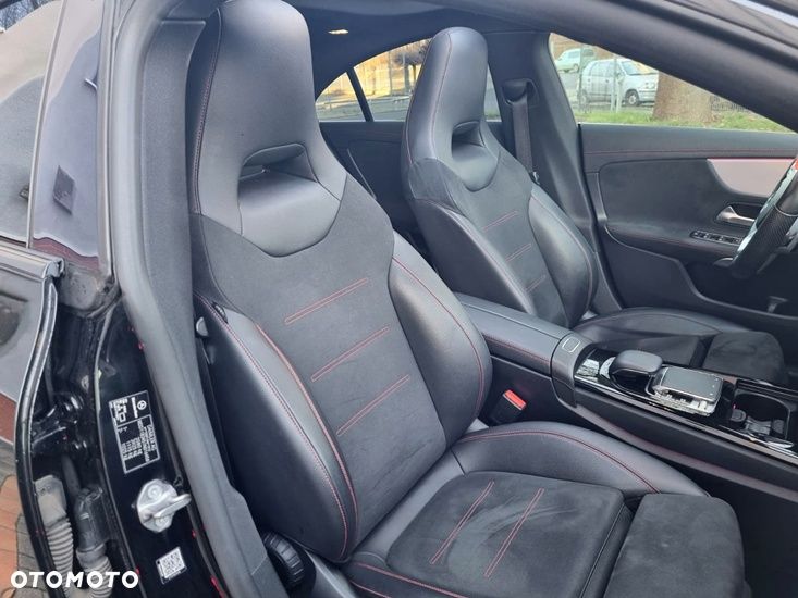 Mercedes-Benz CLA 220 4-Matic AMG Line 7G-DCT - 26