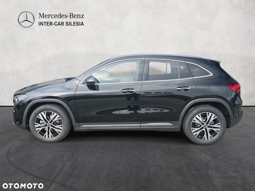 Mercedes-Benz GLA - 8