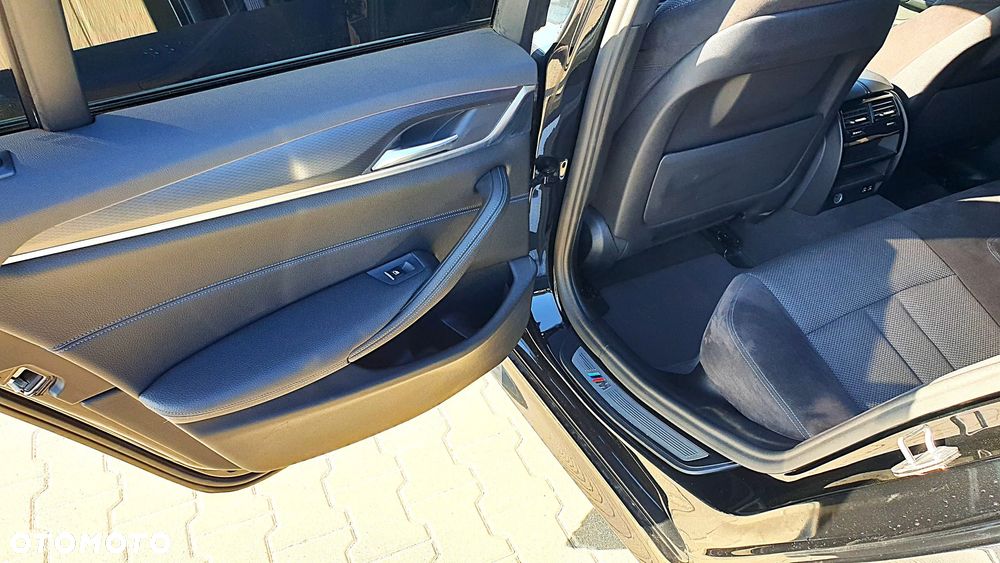 BMW Seria 5 520d xDrive M Sport sport - 12