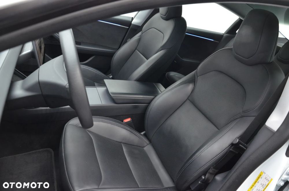 Tesla Model 3 Langstreckenbatterie Allradantrieb Dual Motor - 11