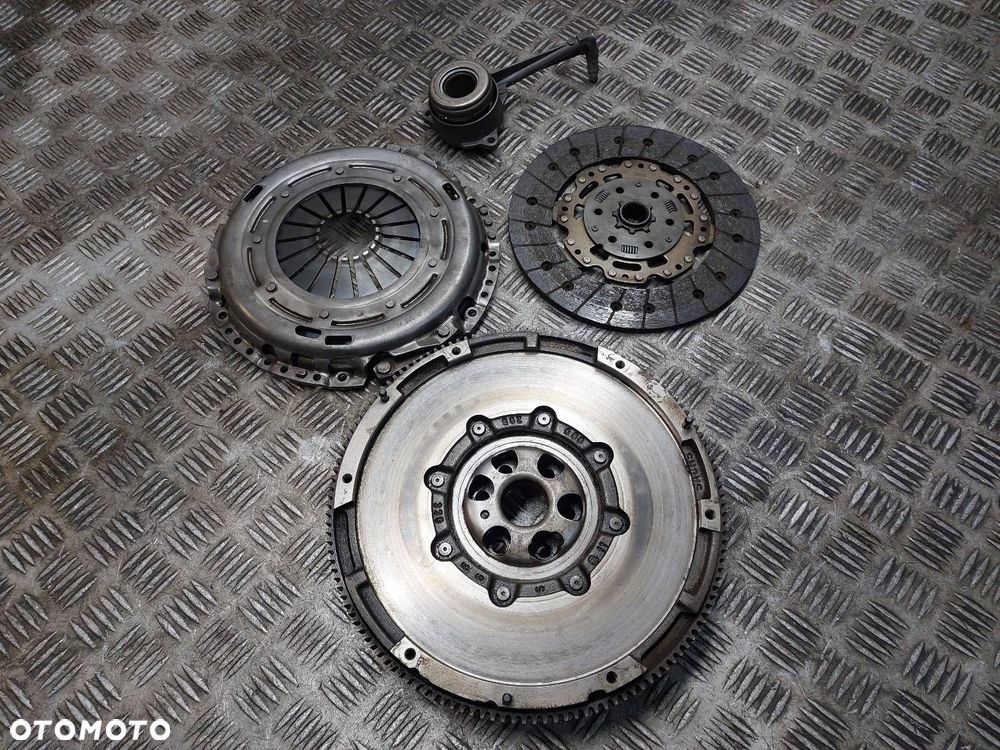 KOŁO DWUMASOWE + TARCZA DOCISK ŁOŻYSKO SKODA OCTAVIA II 2.0 TDI 4x4 - 1