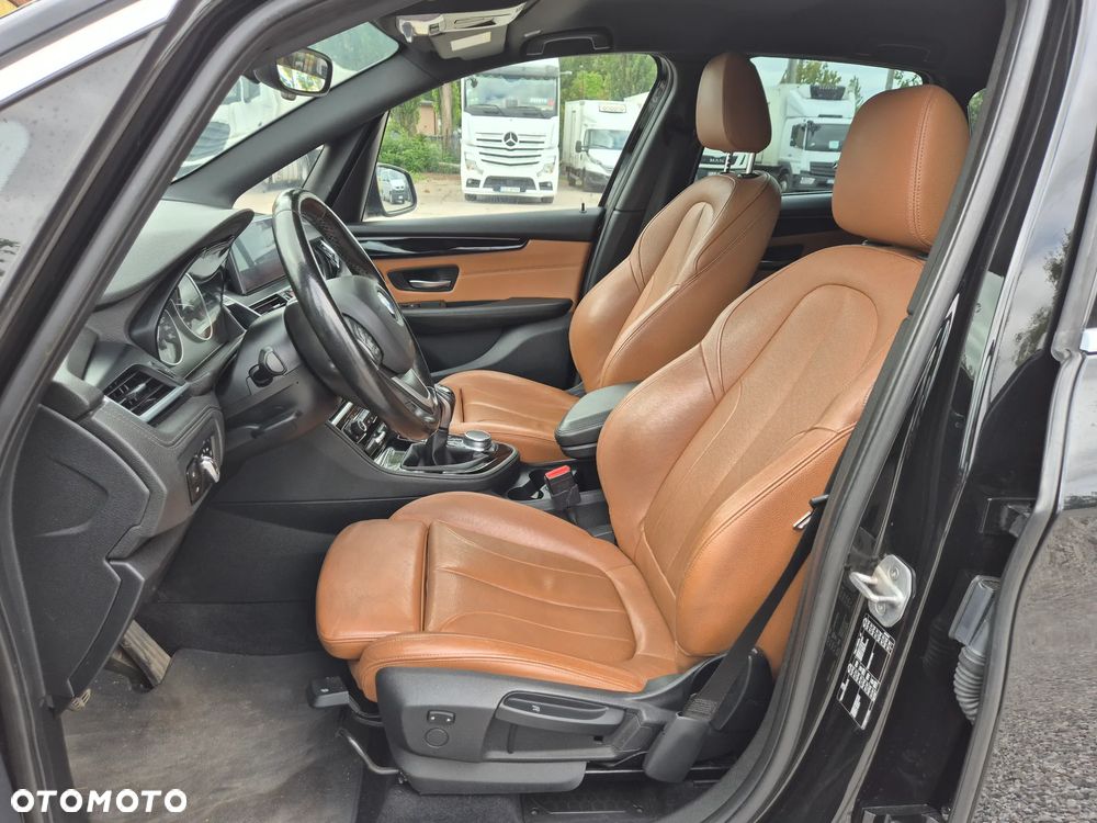 BMW Seria 2 216d Sport Line - 24