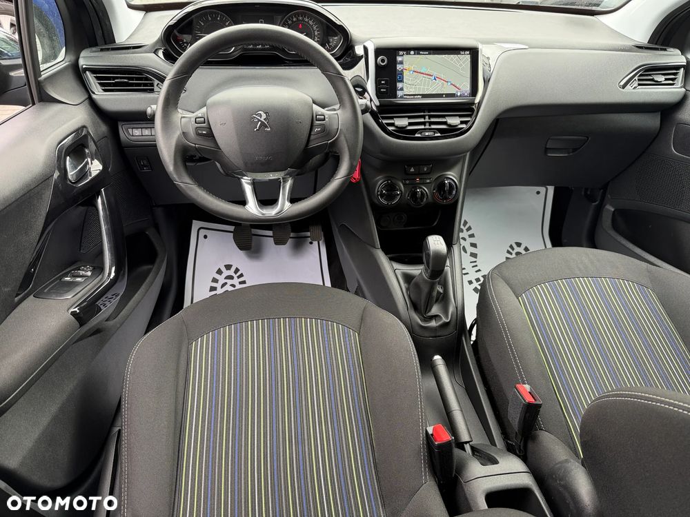 Peugeot 208 1.2 PureTech Style - 4